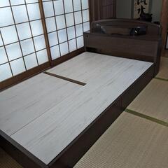  セミダブルベッド　