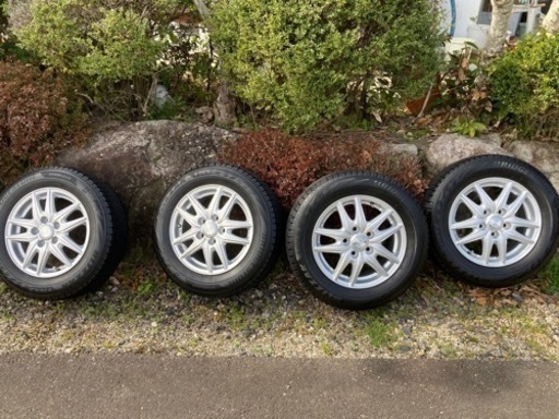 車のパーツ タイヤ、ホイール