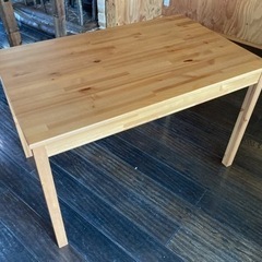 イケア／テーブル／パイン材