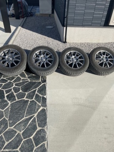 車のパーツ タイヤ、ホイール