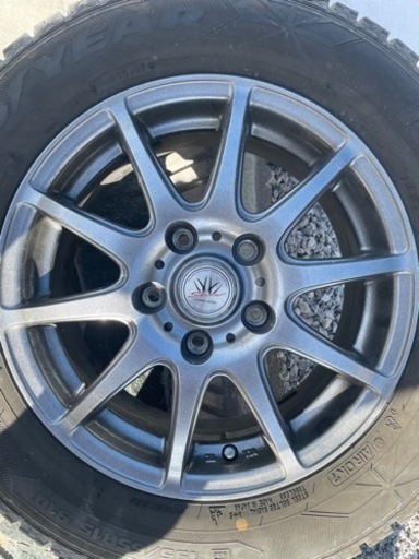 車のパーツ タイヤ、ホイール