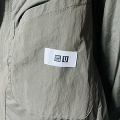 ユニクロ ダウン カーキの画像