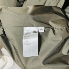 ユニクロ ダウン カーキの画像