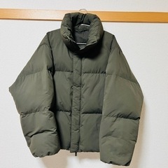 ユニクロ ダウン カーキの画像