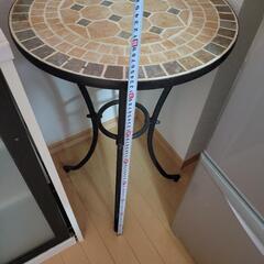 中古ガーデンテーブルの画像