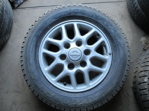 日産純正アルミホイール15インチ 6.0ｊスタッドレスタイヤ付き