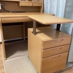 （決まりました）学習机　イスのセットの画像