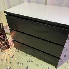 ガラス天板⭐️オシャレ　三段チェスト