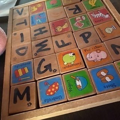 取引決定　レトロ木のアルファベットの積み木