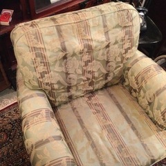 【36%OFF!!】マルニ木工製と思われるロココ調のソファー【F00590】の画像