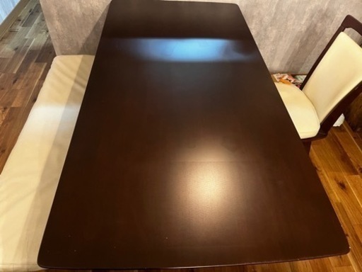 ダイニングテーブル