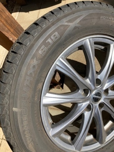 車のパーツ タイヤ、ホイール