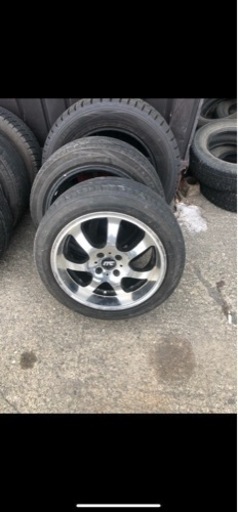 車のパーツ タイヤ、ホイール