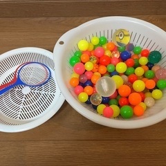 【あげます】スーパーボールと入浴剤の小さなフィギアセット