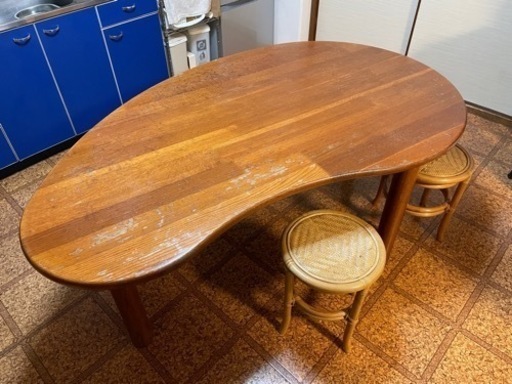 ダイニングテーブル（大）