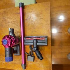 お値下げ　ダイソン　Ｖ６　バッテリー元気です　清掃済