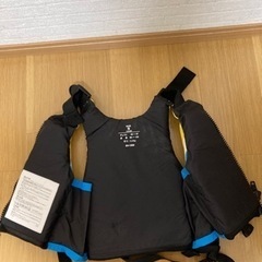 【受け渡し完了】子供用ライフジャケット２着をお譲り致します。の画像