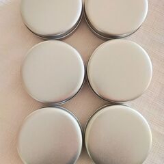 シルバーの缶