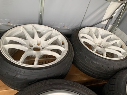 車のパーツ タイヤ、ホイール