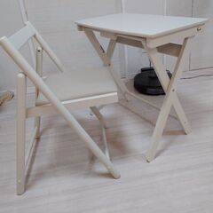 ニトリ　NITORI折りたたみデスク&チェアセット月末まで￥8,000の画像