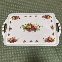 ロイヤルアルバートのトレー