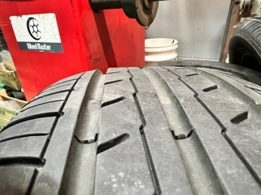 車のパーツ タイヤ、ホイール