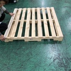 最終処分‼️綺麗な木製パレット　1枚100円　在庫10枚の画像