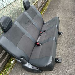 【引き取り限定】ハイエースセカンドシート　200系　6型　ダークプライムⅡ 新車外しの画像