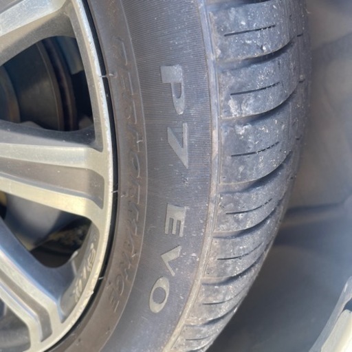 車のパーツ タイヤ、ホイール