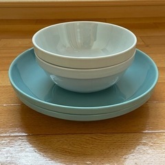 ニトリ　綺麗にスタッキングできるお皿とボウルセットで☆の画像