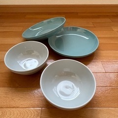 ニトリ　綺麗にスタッキングできるお皿とボウルセットで☆の画像