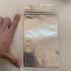 アルミ蒸着したチャック付きパック40枚とおまけの画像