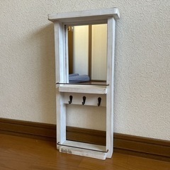 壁掛けミラーの画像