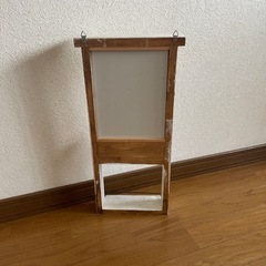 壁掛けミラーの画像