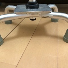 4点杖 介護用品 の画像