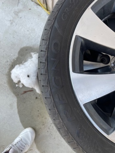 車のパーツ タイヤ、ホイール
