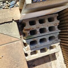 レンガ、ブロック、ベニヤ板の画像