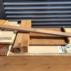 レンガ、ブロック、ベニヤ板の画像