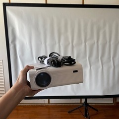 【お値下げしました】プロジェクター・スクリーンSETの画像