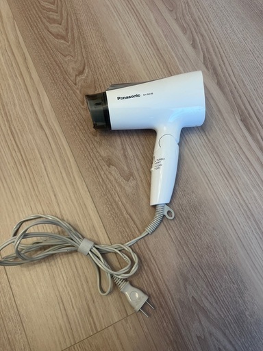 PanasonicマイナスイオンドライヤーEH-NE48-W