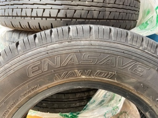 中古タイヤ　エナセーブ　VAN01  145R12  2022年製