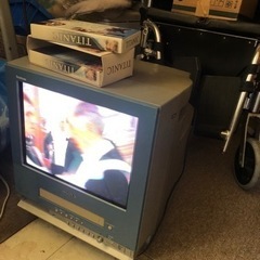 家電 テレビの画像