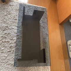 ガラステーブル