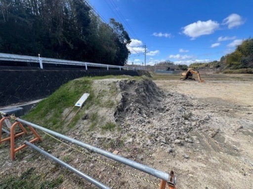 黒木土(田んぼの表土)積込み可能　2tダンプ1車