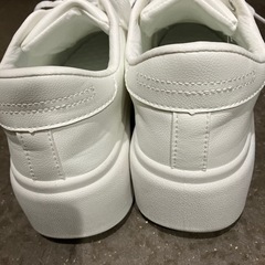 SHEIN ホワイトスニーカー 23.5センチの画像