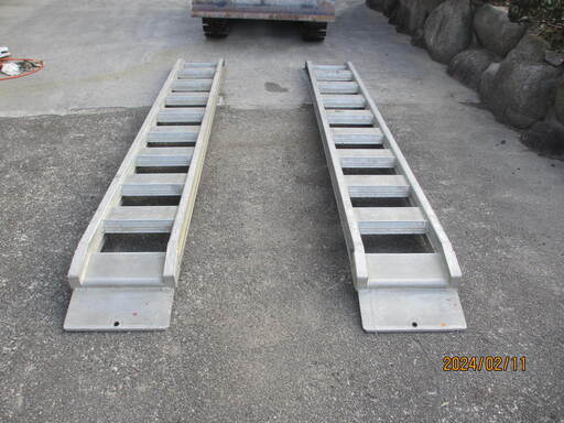 アルミブリッジ