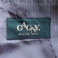お洒落な細いストライプ柄のGAGNY製３シーズンスーツ の画像