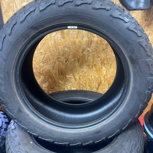 ファルケン　ワイルドピーク　275\55r20 アメ車　四駆