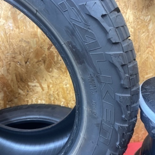ファルケン　ワイルドピーク　275\55r20 アメ車　四駆