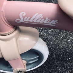 美品　ピンクのかわいい三輪車です。の画像